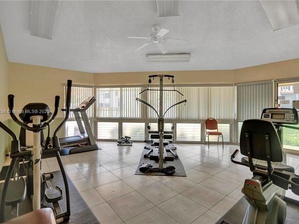 500 NE 12th Ave 102, Hallandale Beach FL 33009