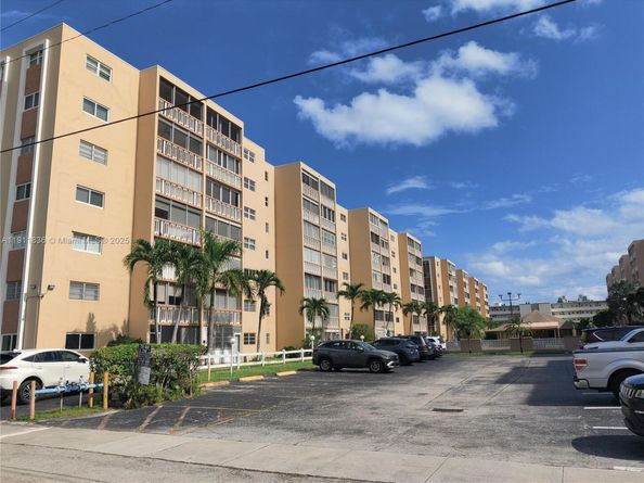 500 NE 12th Ave 102, Hallandale Beach FL 33009
