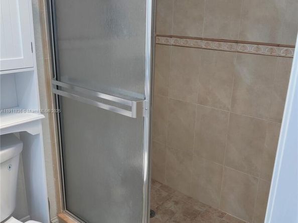 500 NE 12th Ave 102, Hallandale Beach FL 33009