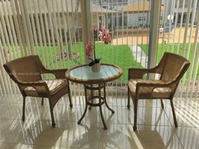 500 NE 12th Ave 102, Hallandale Beach FL 33009