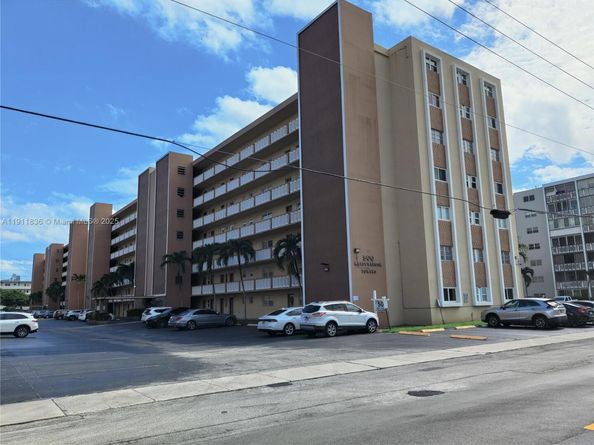 500 NE 12th Ave 102, Hallandale Beach FL 33009