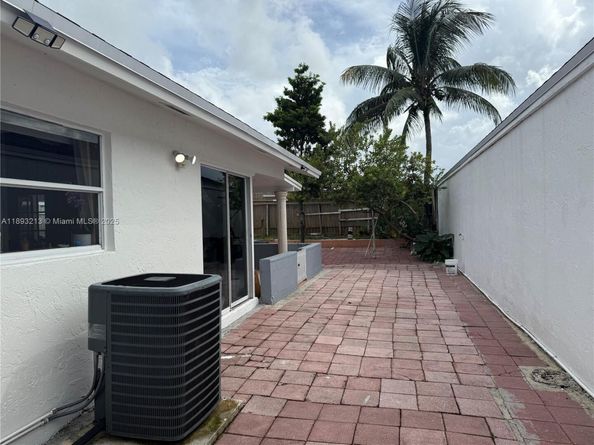 11958 SW 210th Ter, Miami FL 33177