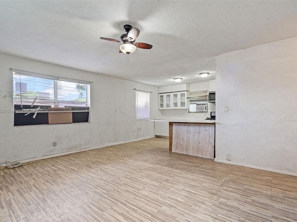 2433 NW 20th St, Fort Lauderdale FL 33311
