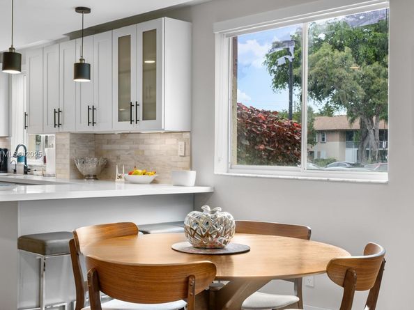 7320 N Devon Dr 101, Tamarac FL 33321