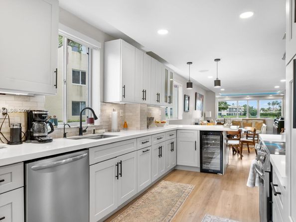 7320 N Devon Dr 101, Tamarac FL 33321