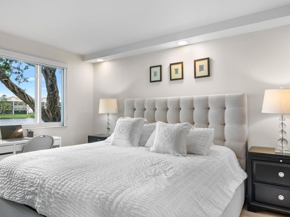 7320 N Devon Dr 101, Tamarac FL 33321