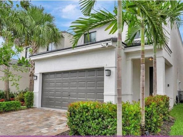 3575 NW 1st St, Pompano Beach FL 33069