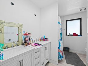 5900 NE 21st Ln, Fort Lauderdale FL 33308