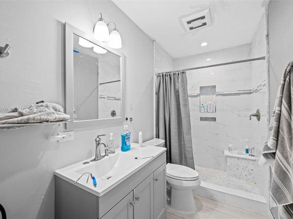 5900 NE 21st Ln, Fort Lauderdale FL 33308