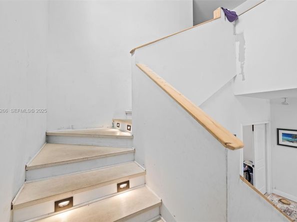 5900 NE 21st Ln, Fort Lauderdale FL 33308