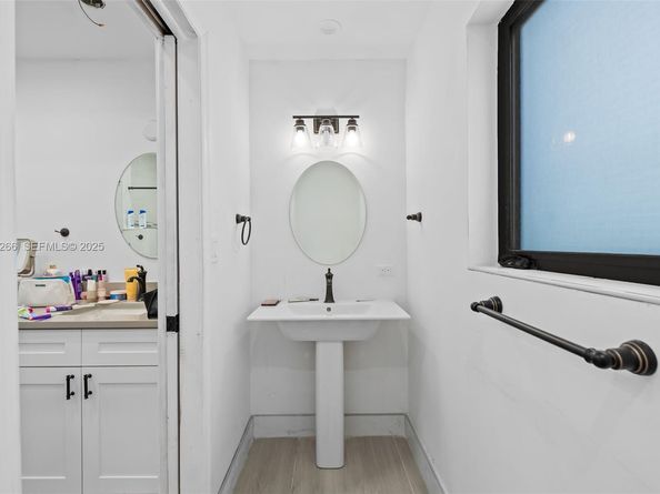 5900 NE 21st Ln, Fort Lauderdale FL 33308