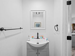 5900 NE 21st Ln, Fort Lauderdale FL 33308