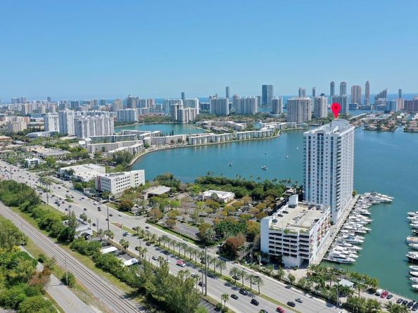 17301 Biscayne Blvd 1404, North Miami FL 33160