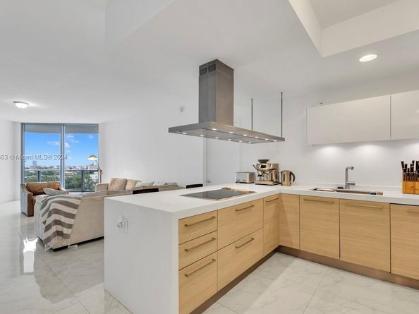 17301 Biscayne Blvd 1404, North Miami FL 33160