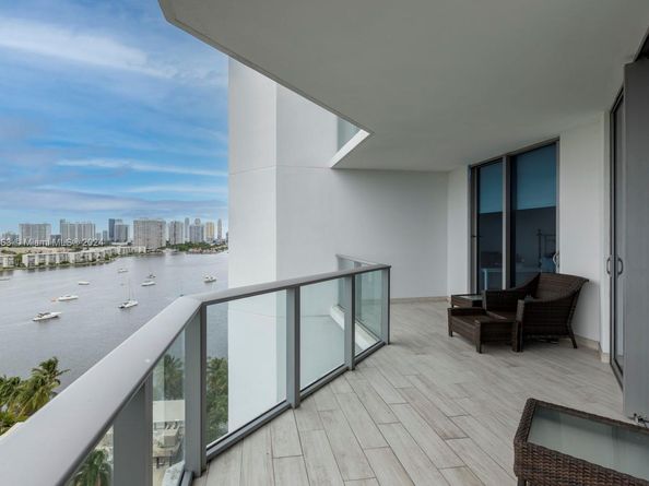 17301 Biscayne Blvd 1404, North Miami FL 33160