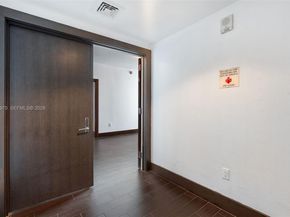 900 Biscayne Blvd 3502, Miami FL 33132
