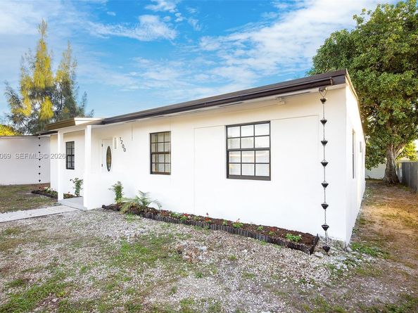 1200 NW 11th Ct, Fort Lauderdale FL 33311