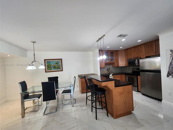 160 Cypress Club Dr 608, Pompano Beach FL 33060