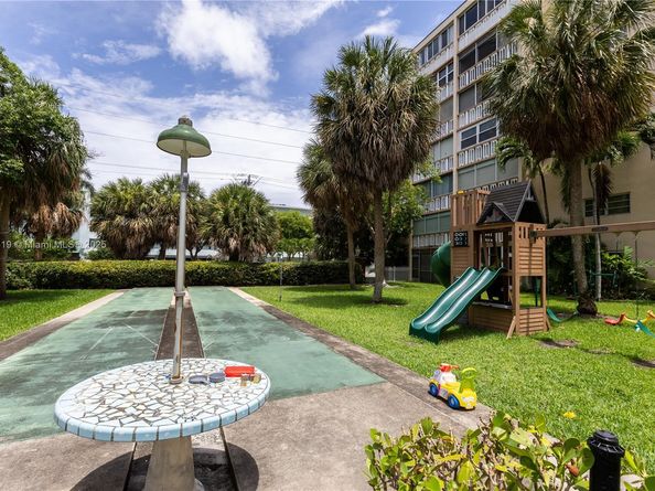 619 NE 14th Ave 507, Hallandale Beach FL 33009