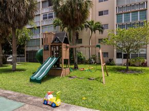 619 NE 14th Ave 507, Hallandale Beach FL 33009
