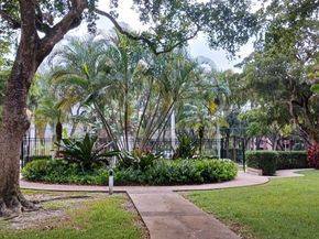 6731 Cypress Rd 310, Plantation FL 33317