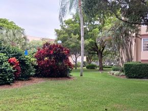 6731 Cypress Rd 310, Plantation FL 33317