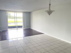 3100 W Rolling Hills Cir 101, Davie FL 33328