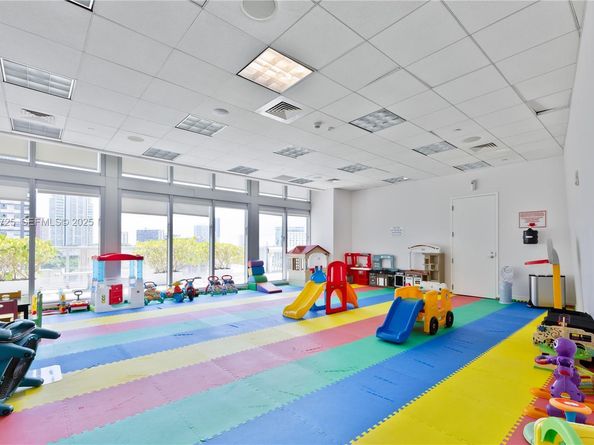 1111 SW 1st Ave 2614N, Miami FL 33130