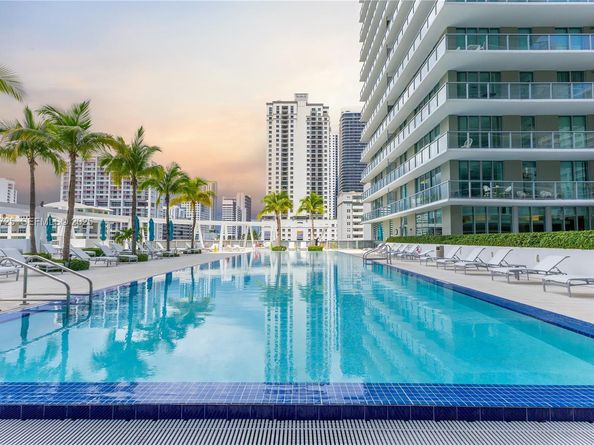 1111 SW 1st Ave 2614N, Miami FL 33130