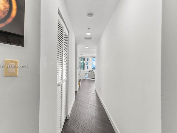 1111 SW 1st Ave 2614N, Miami FL 33130