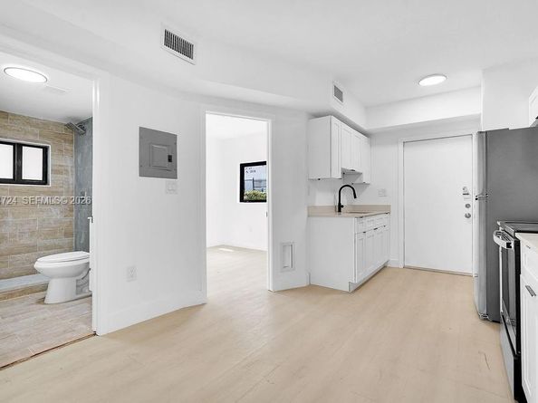 1814 NW 2nd Ct, Miami FL 33136