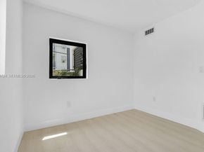 1814 NW 2nd Ct, Miami FL 33136