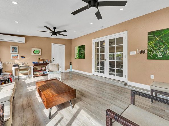10350 SW 30th St, Miami FL 33165