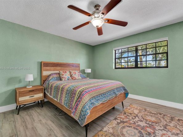 10350 SW 30th St, Miami FL 33165