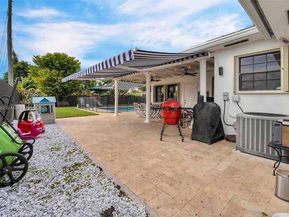 10350 SW 30th St, Miami FL 33165