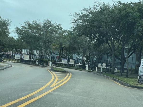 3417 NW 13th St, Lauderhill FL 33311