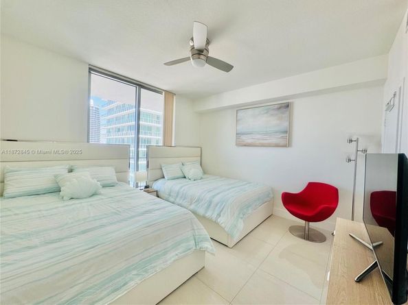 79 SW 12th St 3211S, Miami FL 33130
