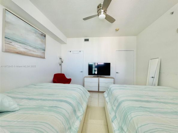 79 SW 12th St 3211S, Miami FL 33130