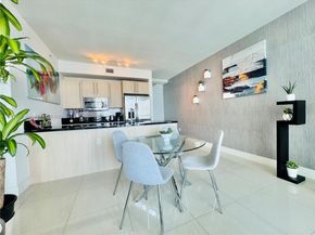 79 SW 12th St 3211S, Miami FL 33130