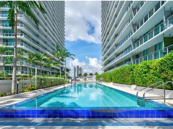 79 SW 12th St 3211S, Miami FL 33130