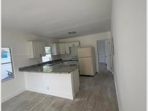 338 SW 1st Ter, Deerfield Beach FL 33441