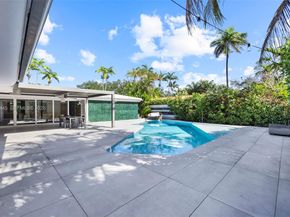 1040 NE 86th St, Miami FL 33138