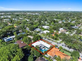 1040 NE 86th St, Miami FL 33138