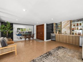 1040 NE 86th St, Miami FL 33138