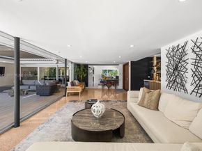 1040 NE 86th St, Miami FL 33138