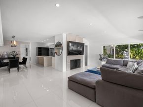 1040 NE 86th St, Miami FL 33138