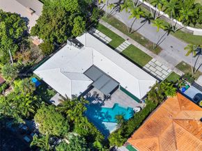 1040 NE 86th St, Miami FL 33138