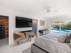 1040 NE 86th St, Miami FL 33138