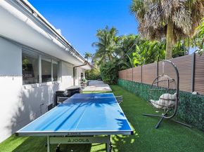 1040 NE 86th St, Miami FL 33138