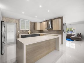 1040 NE 86th St, Miami FL 33138